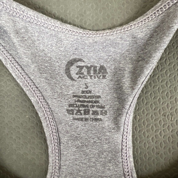 Lot Of Zyia Active Leggings (4) size 2, tank top (1), crop top (1) FS BnftsChrty - Picture 3 of 16